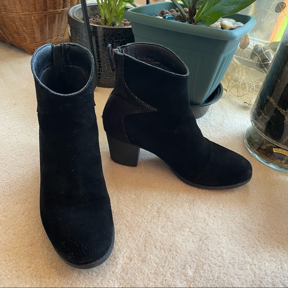 Taxi Starbright Ankle Boots by Skechers